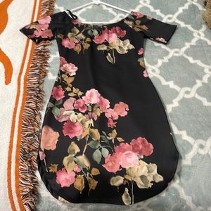 SMALL dress for sell. The polyester material is able to stretch as well.